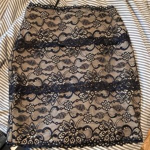 Bebe lace skirt